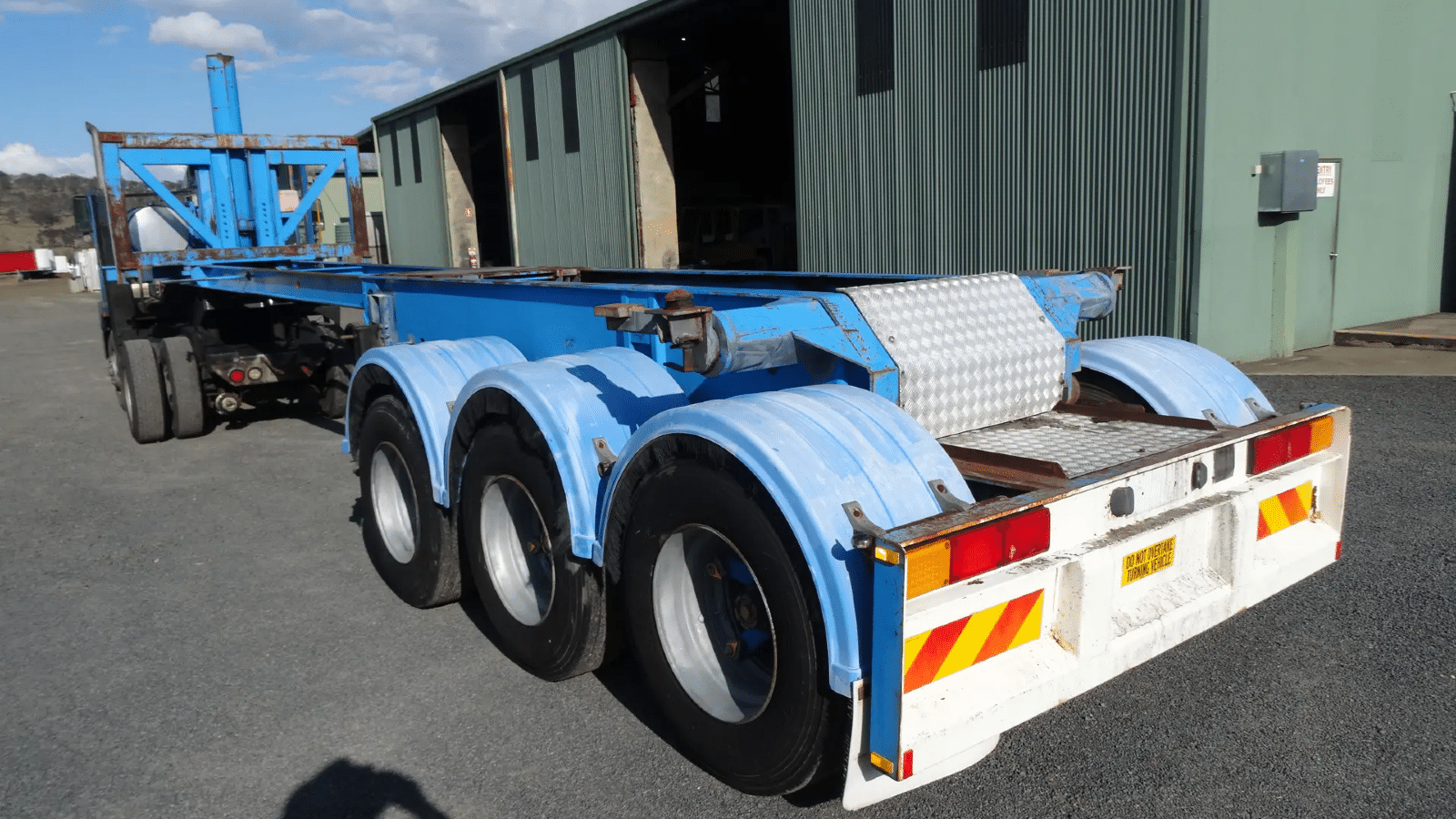 1993 Used Barker Skeletal Trailer