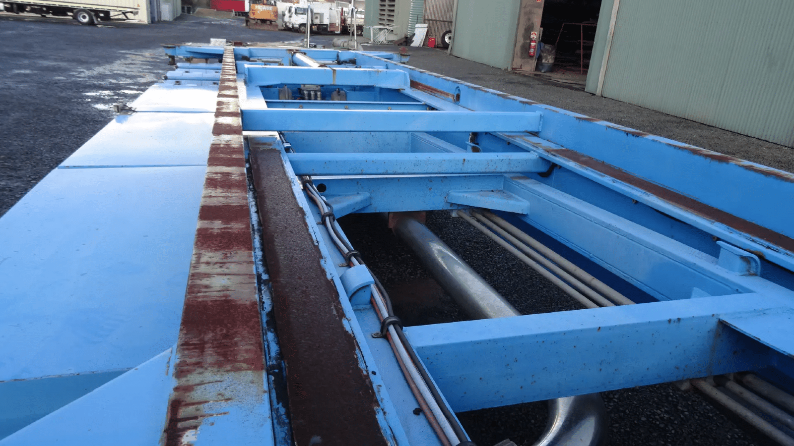 2002 Used Barker Skeletal Trailer