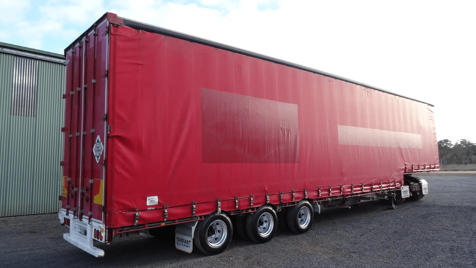 2000 Used Barker Curtainsider