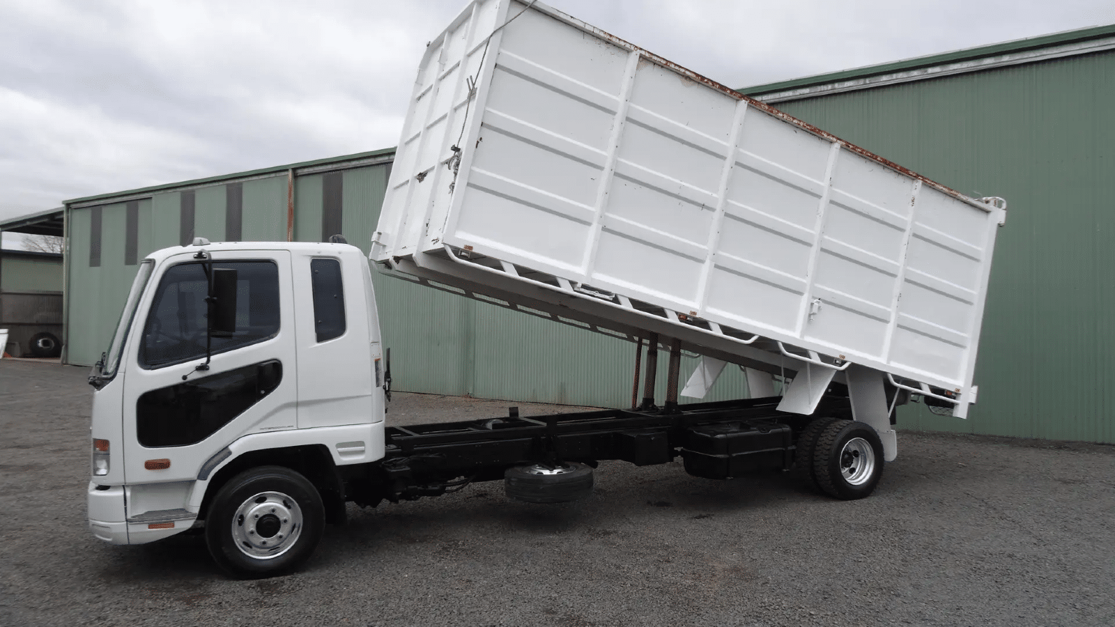 2010 Used Mitsubishi Fighter Tipper
