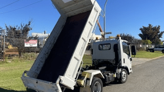Used Isuzu NLR Tipper