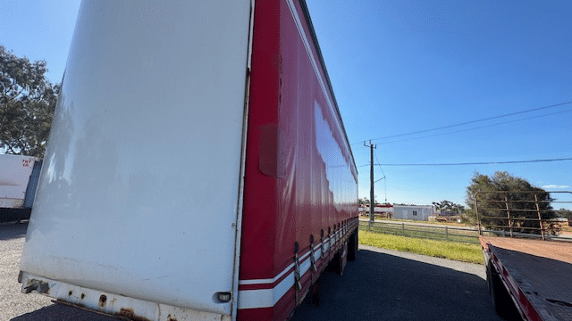 2002 Used Freighter Curtainsider