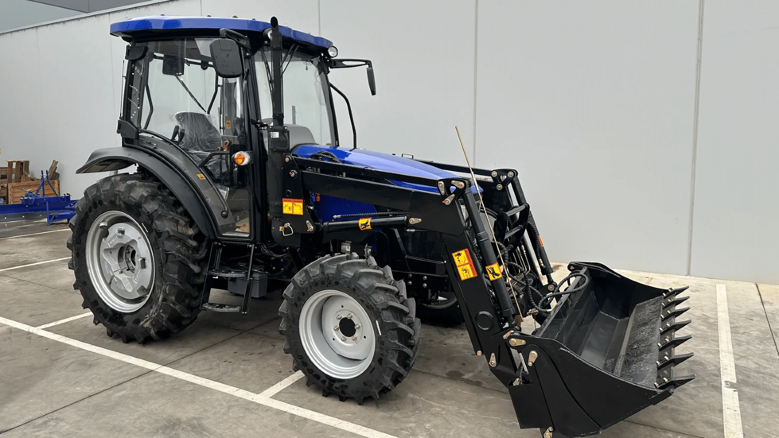 2025 New LOVOL M704 TB-3 Tractor