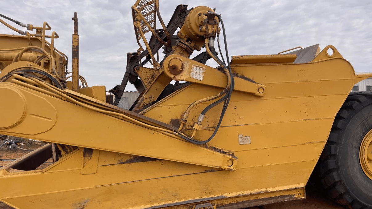 1999 Used Caterpillar 623F II Scrapers