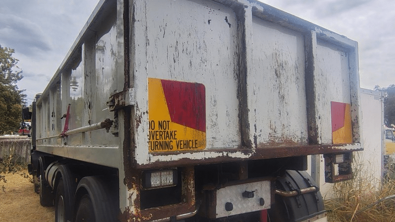 1999 Used Volvo Trucks FL Tipper
