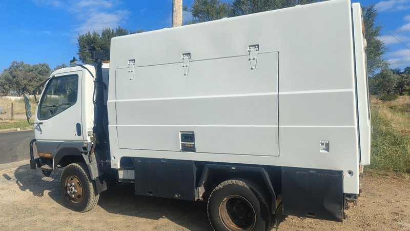 2000 Used Mitsubishi Canter Ambulance Truck