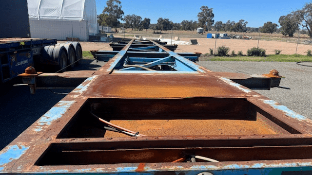 2000 Used Maxitrans Skeletal Trailer