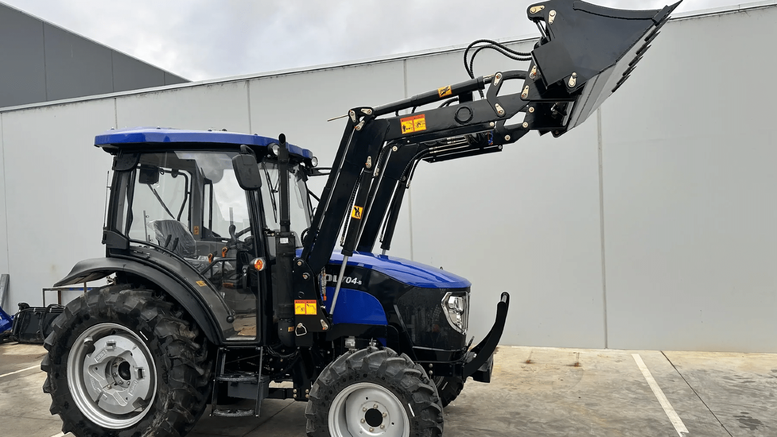 2025 New LOVOL M704 TB-3 Tractor