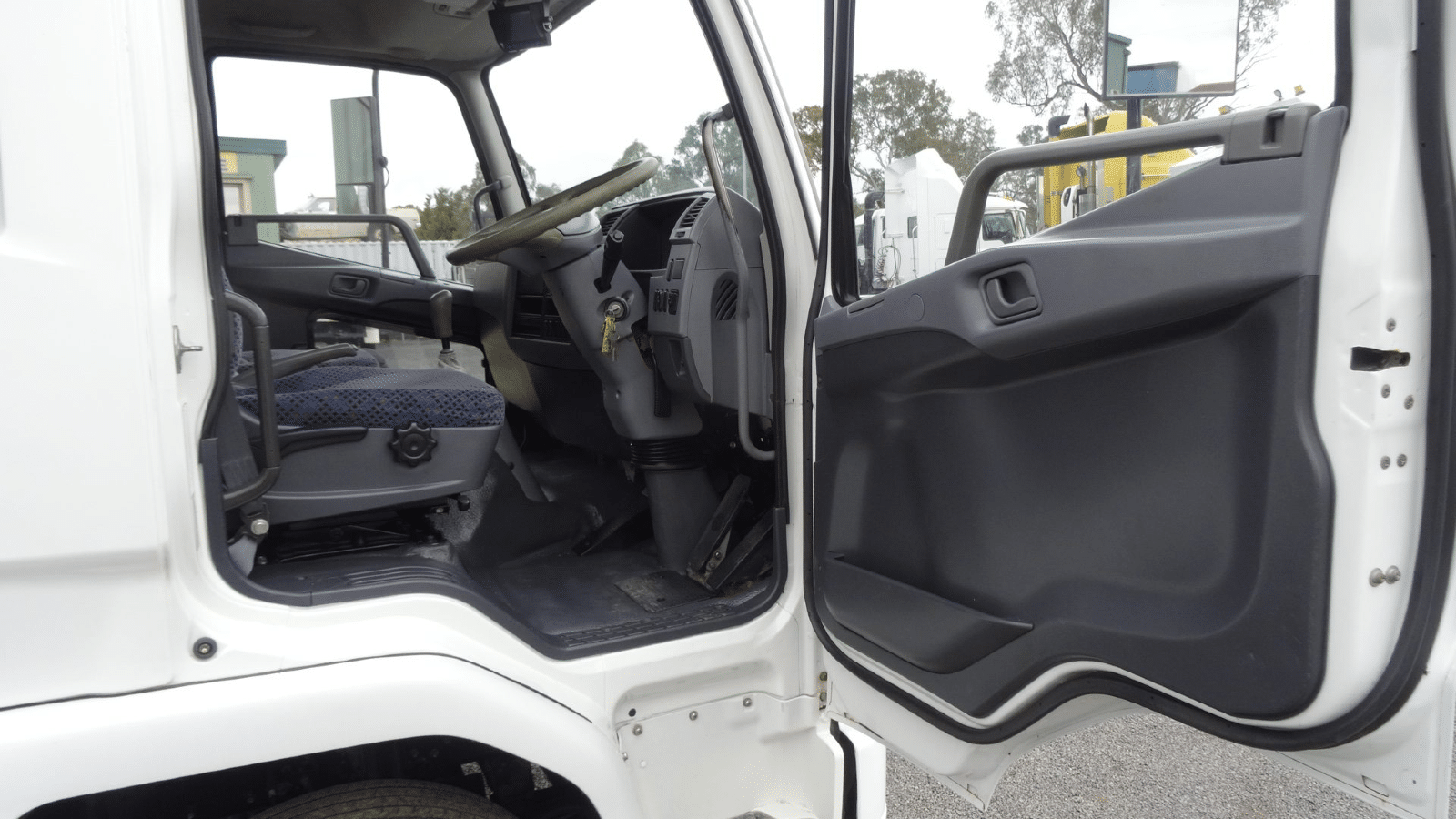2008 Used Mitsubishi Fighter Curtainsider