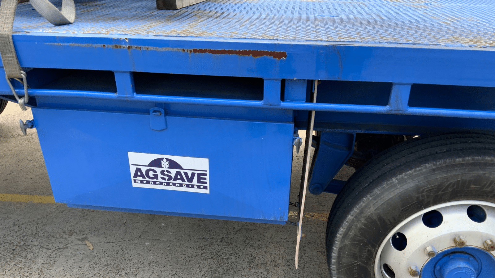 1989 Used Haulmark Dog Trailer