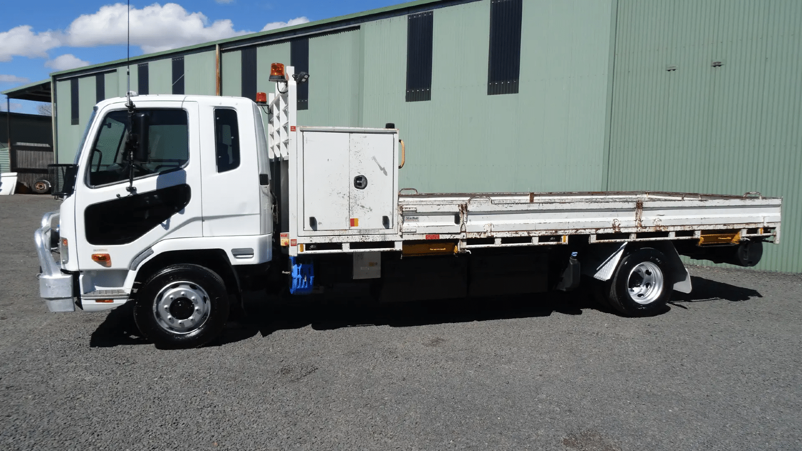 2017 Used Mitsubishi Fighter Tray