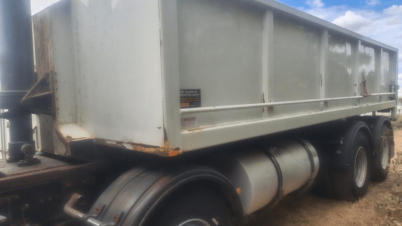1999 Used Volvo Trucks FL Tipper