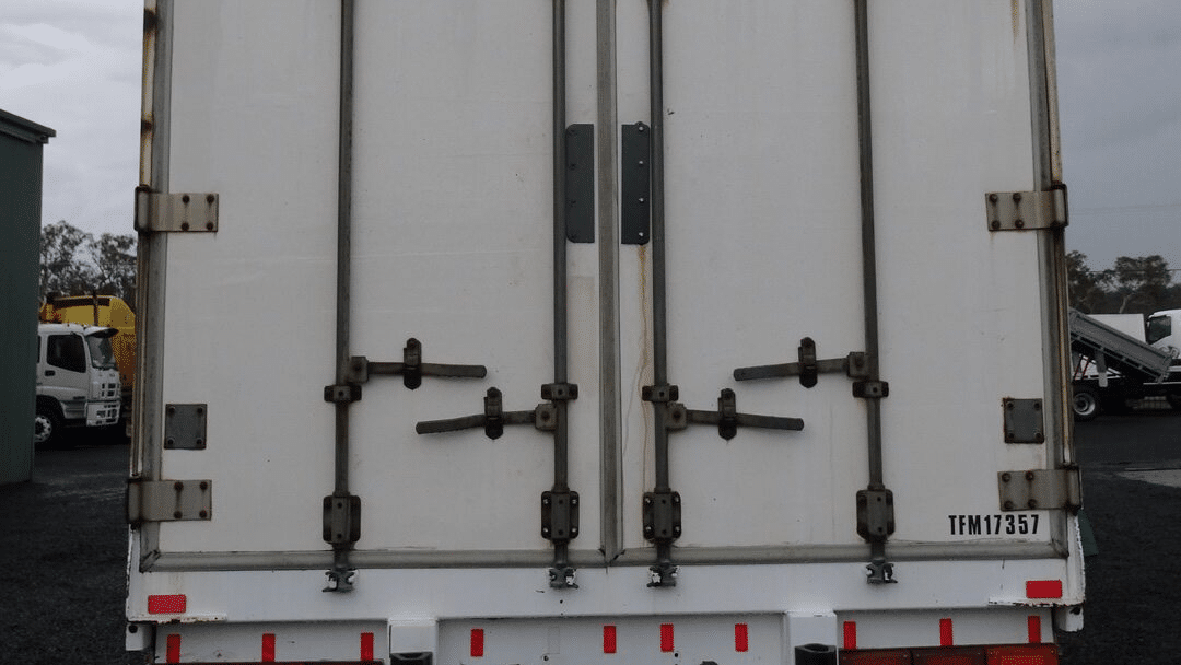 2005 Used Maxitrans Curtainsider