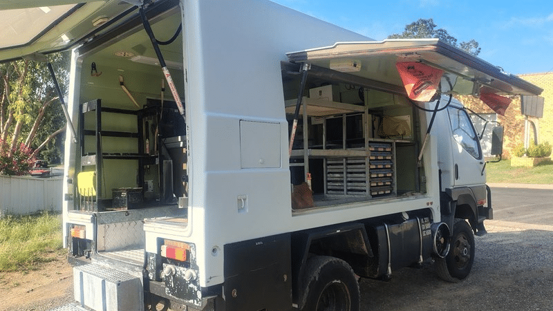 2000 Used Mitsubishi Canter Ambulance Truck