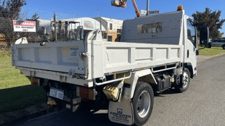 Used Isuzu NLR Tipper