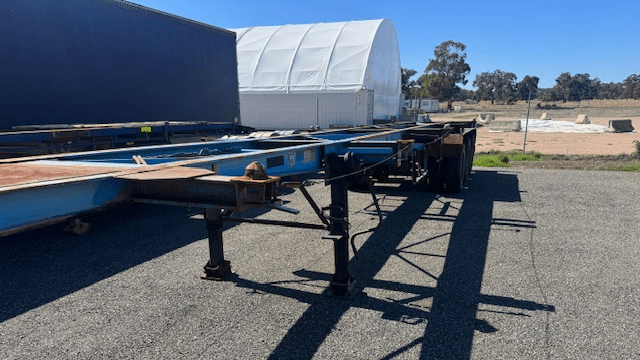 2000 Used Maxitrans Skeletal Trailer