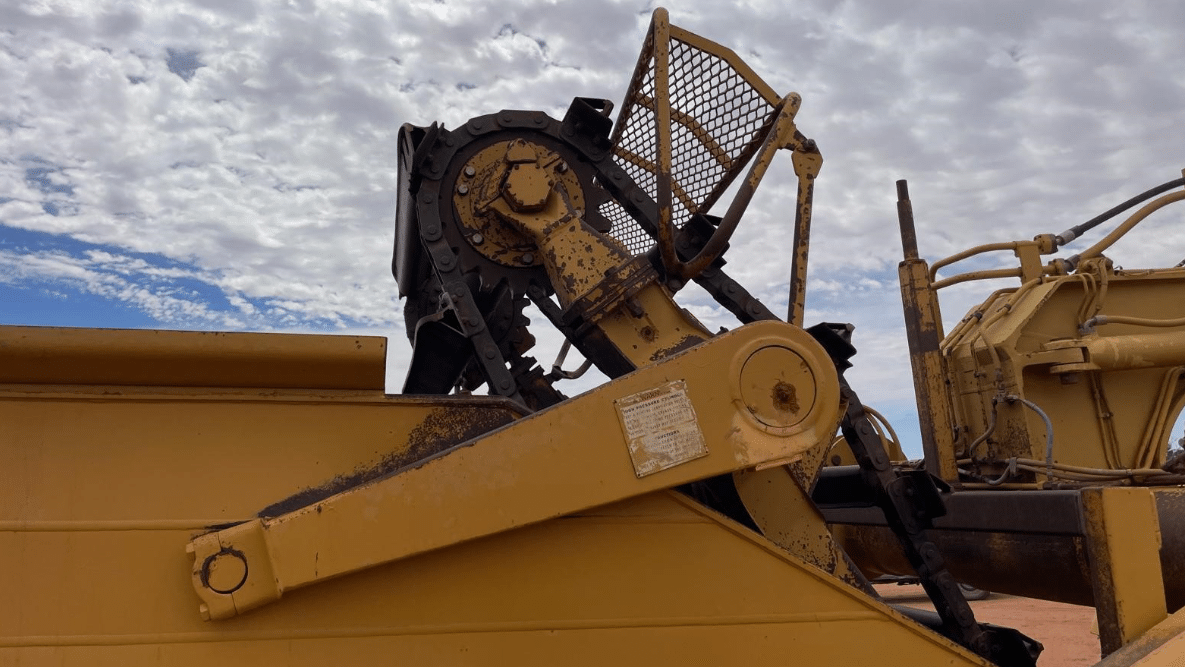 1999 Used Caterpillar 623F II Scrapers