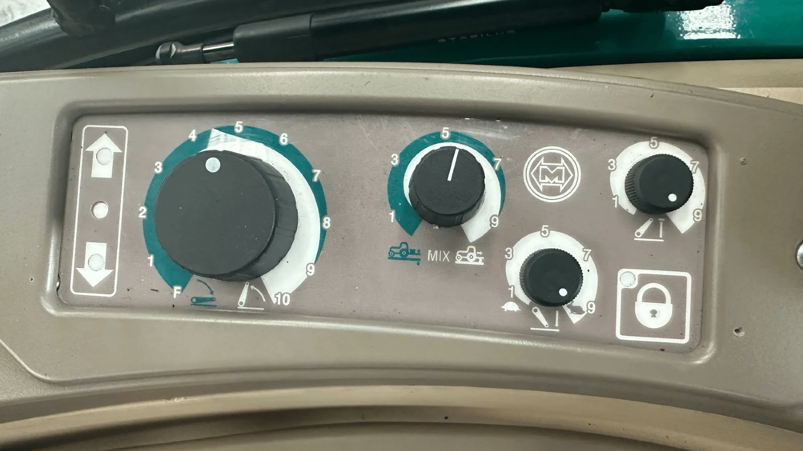 2025 New LOVOL P5130 Tractor