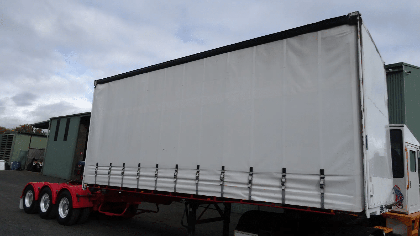 1998 Used Barker Curtainsider
