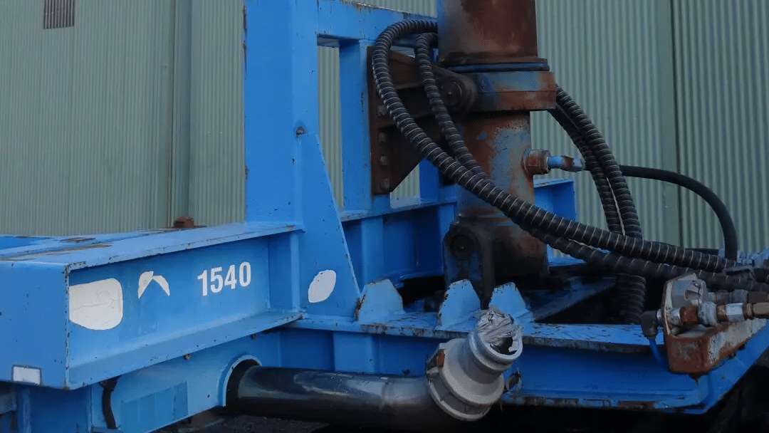 2002 Used Barker Skeletal Trailer