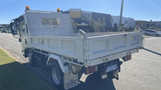 Used Isuzu NLR Tipper