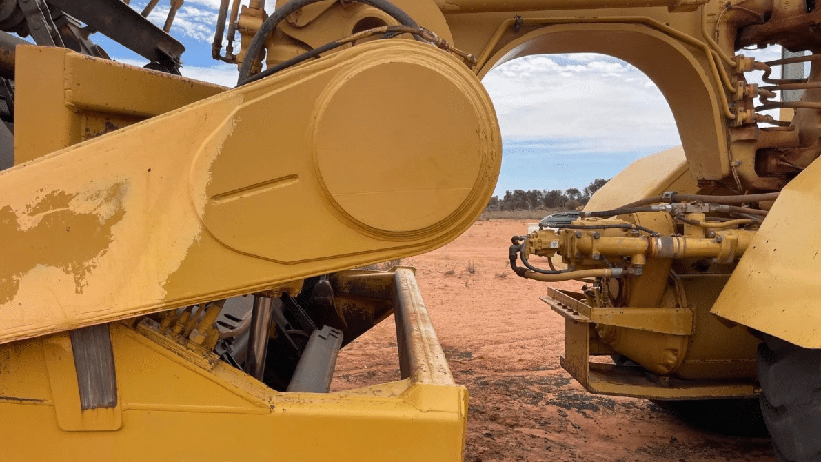 1999 Used Caterpillar 623F II Scrapers