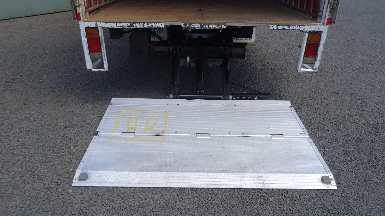 2010 Used Isuzu FSD 850 Curtainsider