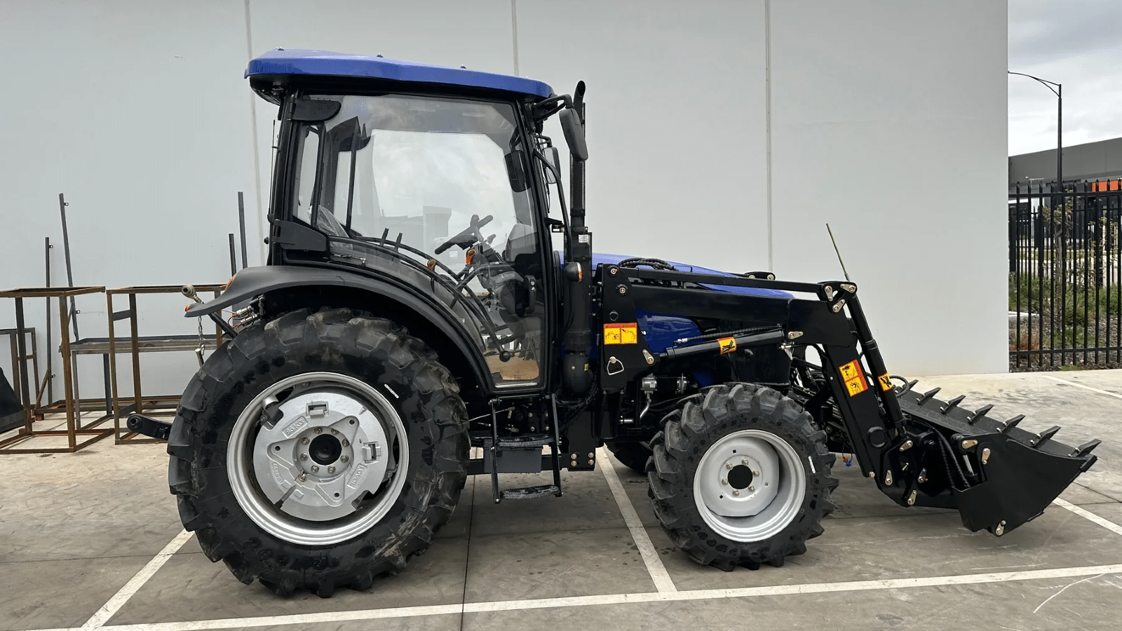 2025 New LOVOL M704 TB-3 Tractor