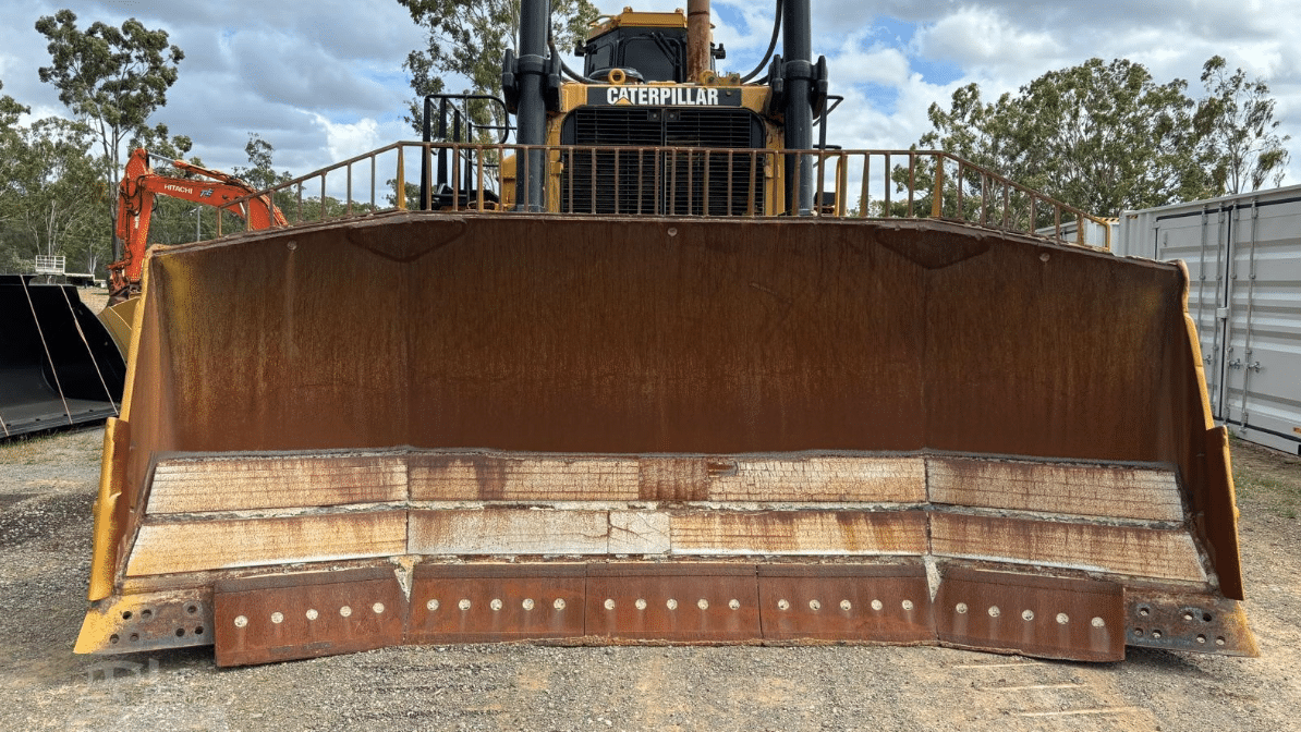 2000 Used Caterpillar D10 Bulldozers
