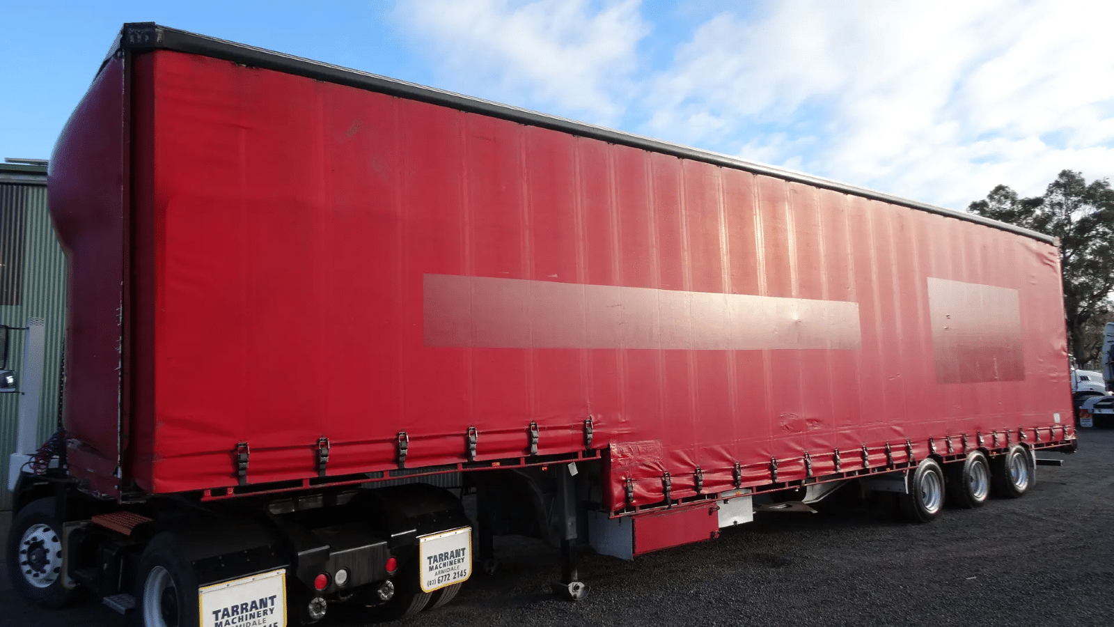 2000 Used Barker Curtainsider