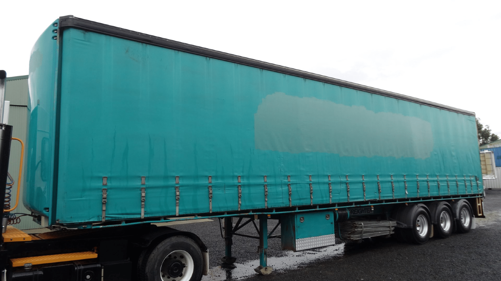 2005 Used Maxitrans Curtainsider