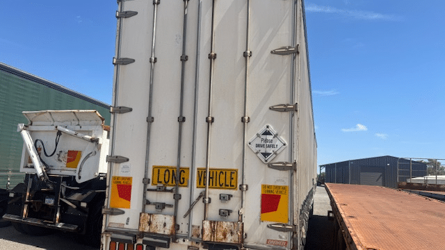 2005 Used Barker Curtainsider