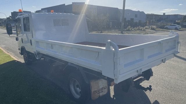 Used Isuzu NPR Tipper