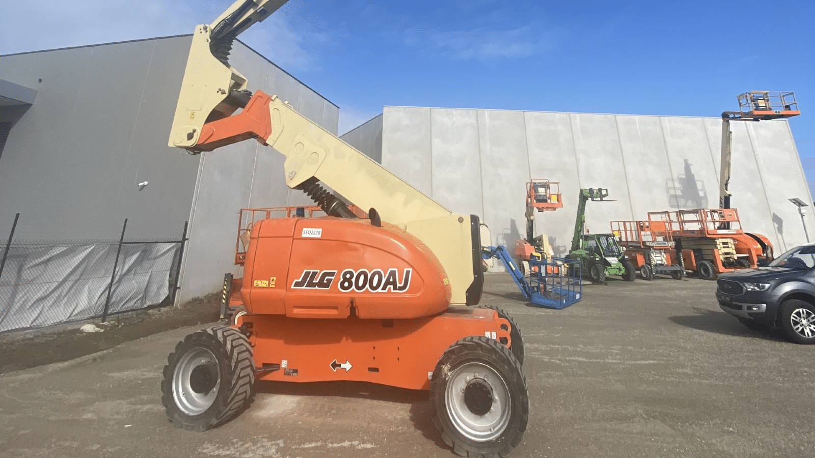 2014 Used Jlg 800AJ Boom Lifts
