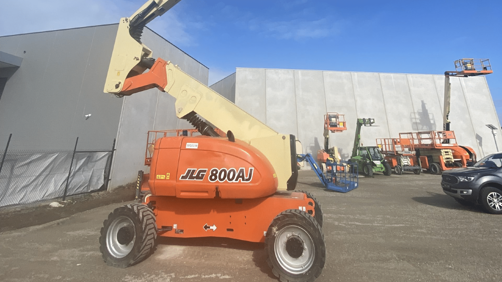 2014 Used Jlg 800AJ Boom Lifts