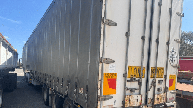 2005 Used Barker Curtainsider