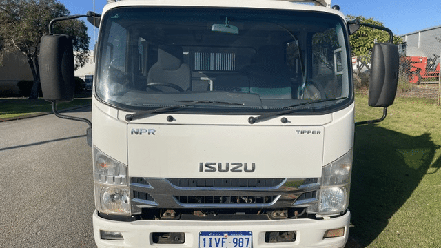 Used Isuzu NPR Tipper