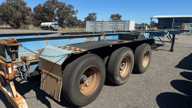 2000 Used Maxitrans Skeletal Trailer