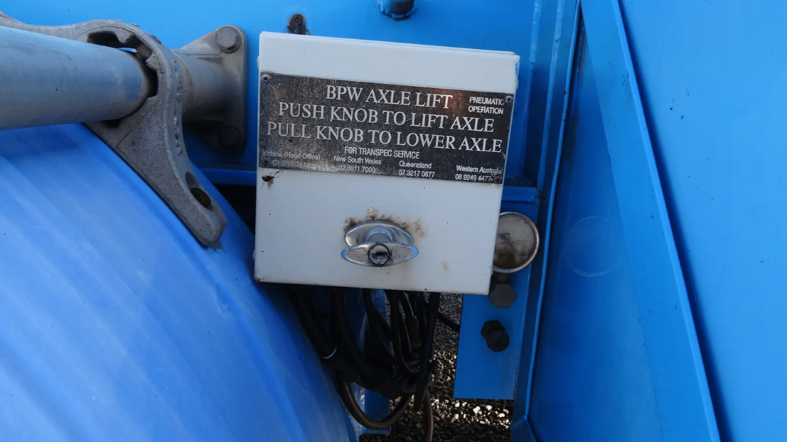 2002 Used Barker Skeletal Trailer