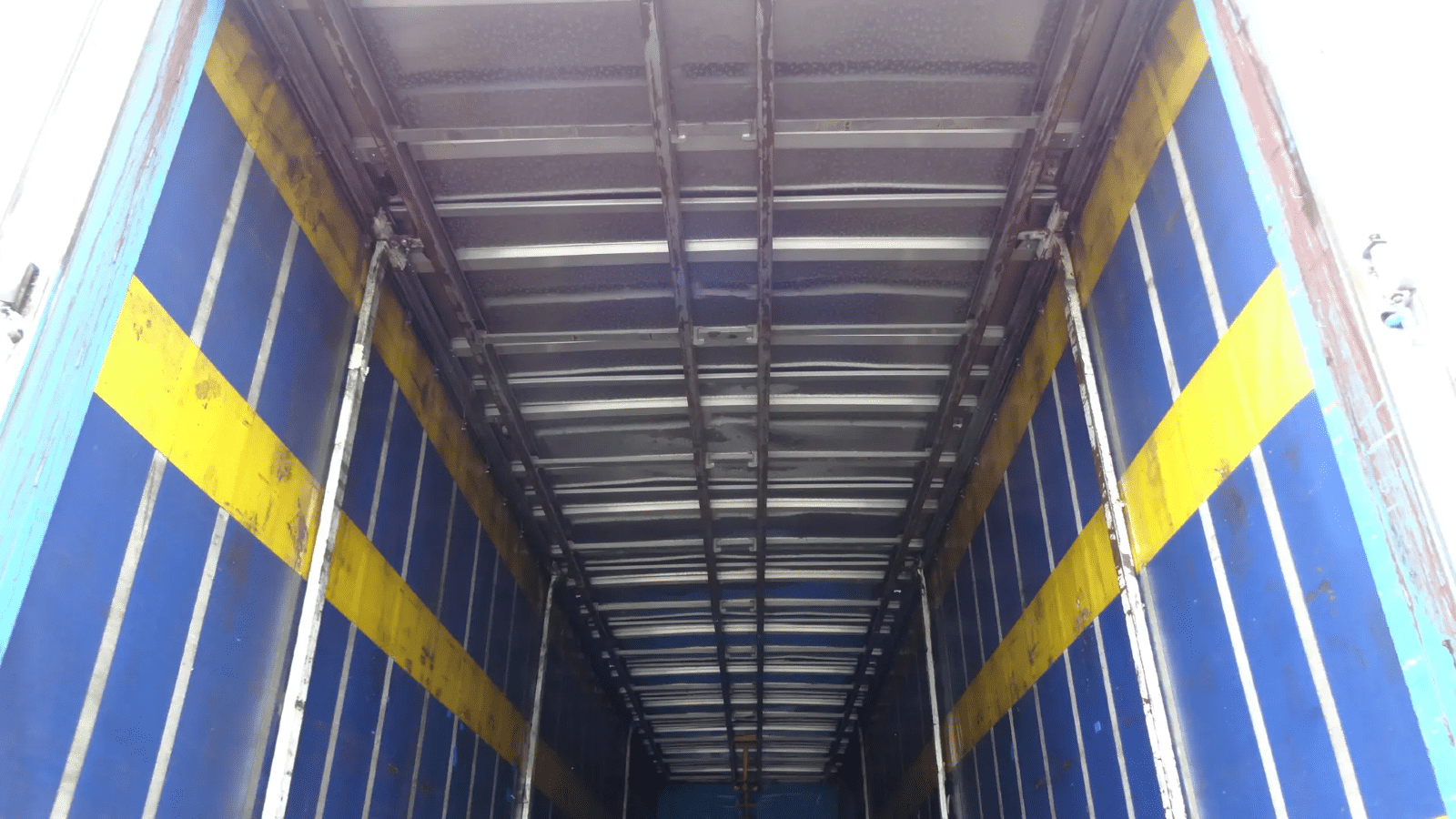 2006 Used Maxitrans Curtainsider