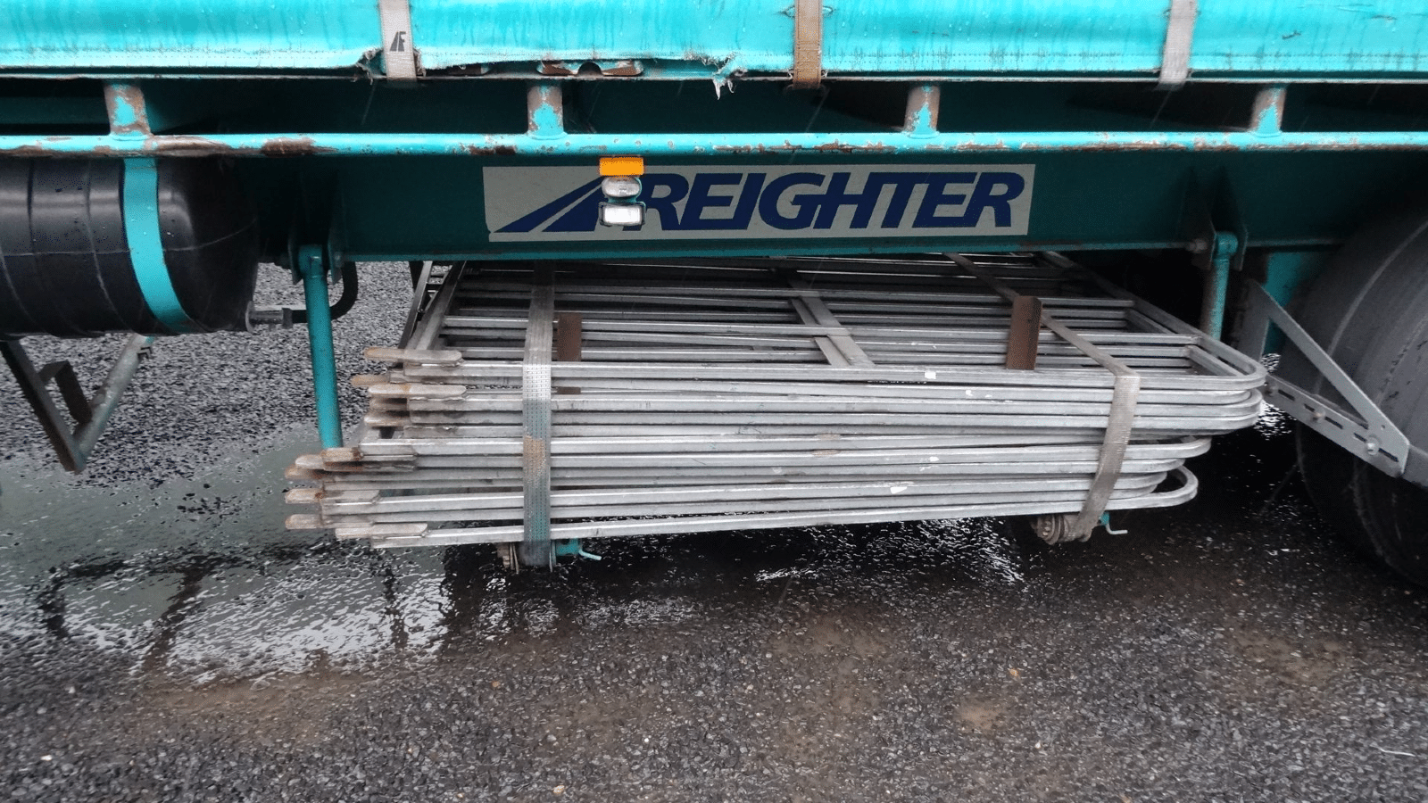 2005 Used Maxitrans Curtainsider