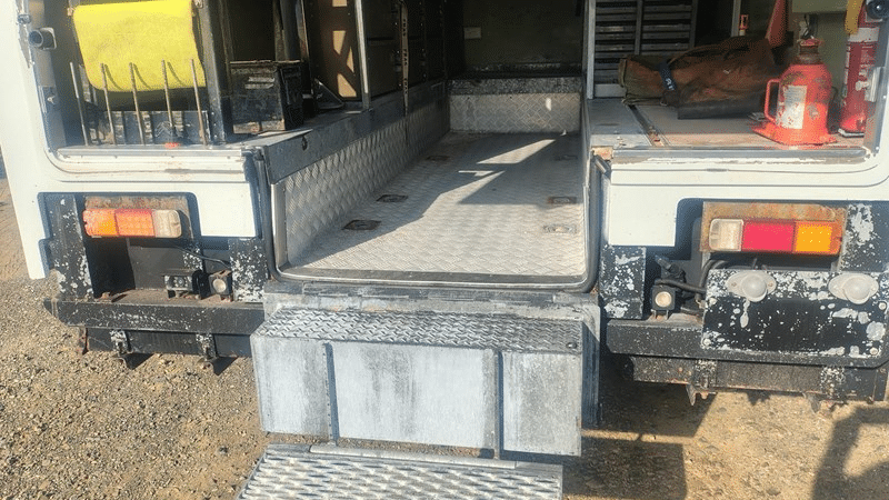 2000 Used Mitsubishi Canter Ambulance Truck