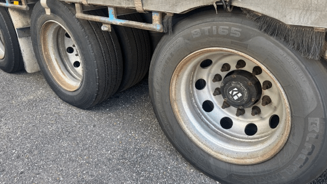 2005 Used Barker Curtainsider