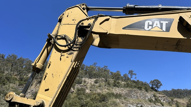 2005 Used Caterpillar 385CL Excavators