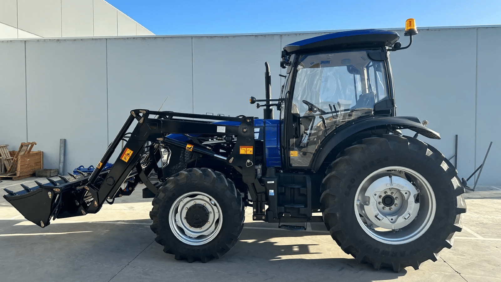 2025 New LOVOL P4110 Tractor
