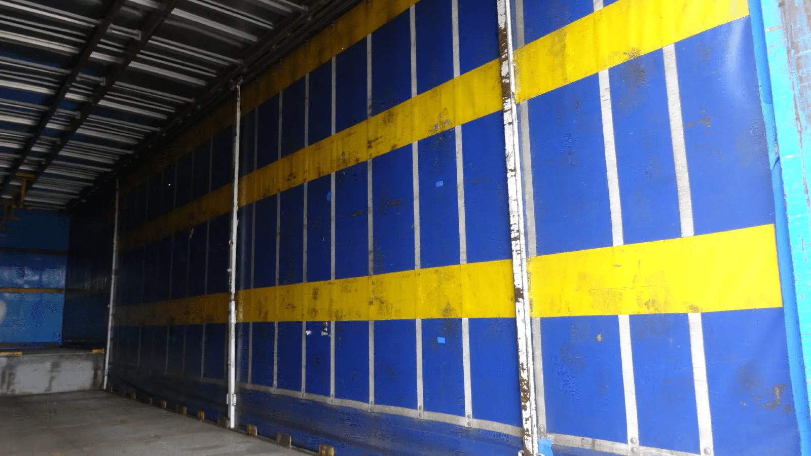 2006 Used Maxitrans Curtainsider