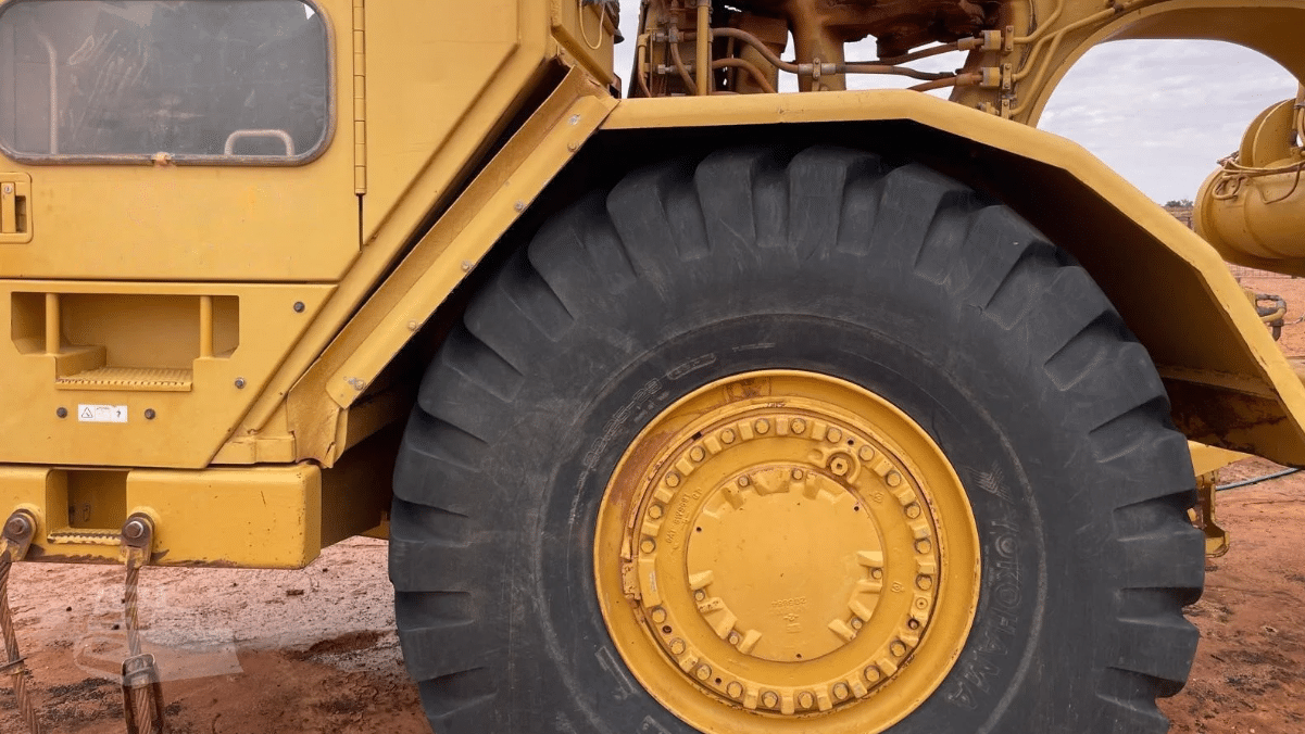 1999 Used Caterpillar 623F II Scrapers