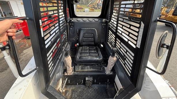 2025 Used Ozziquip SL730 Skid Steers