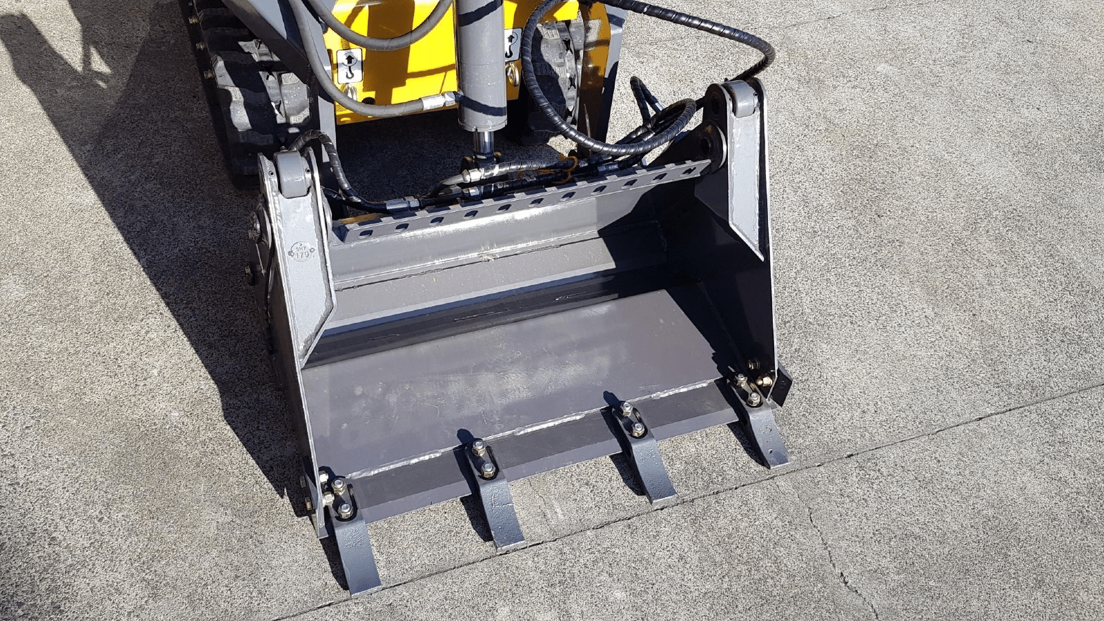 2025 New Active Machinery AM232PT Commando Skid Steers