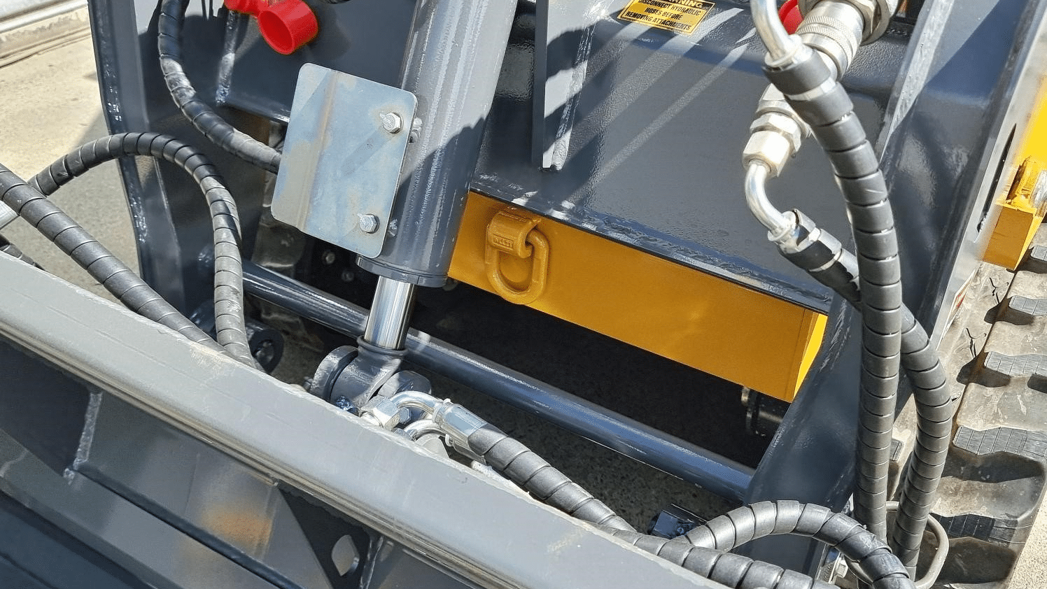 2025 New Active Machinery AM334DT Commando Skid Steers